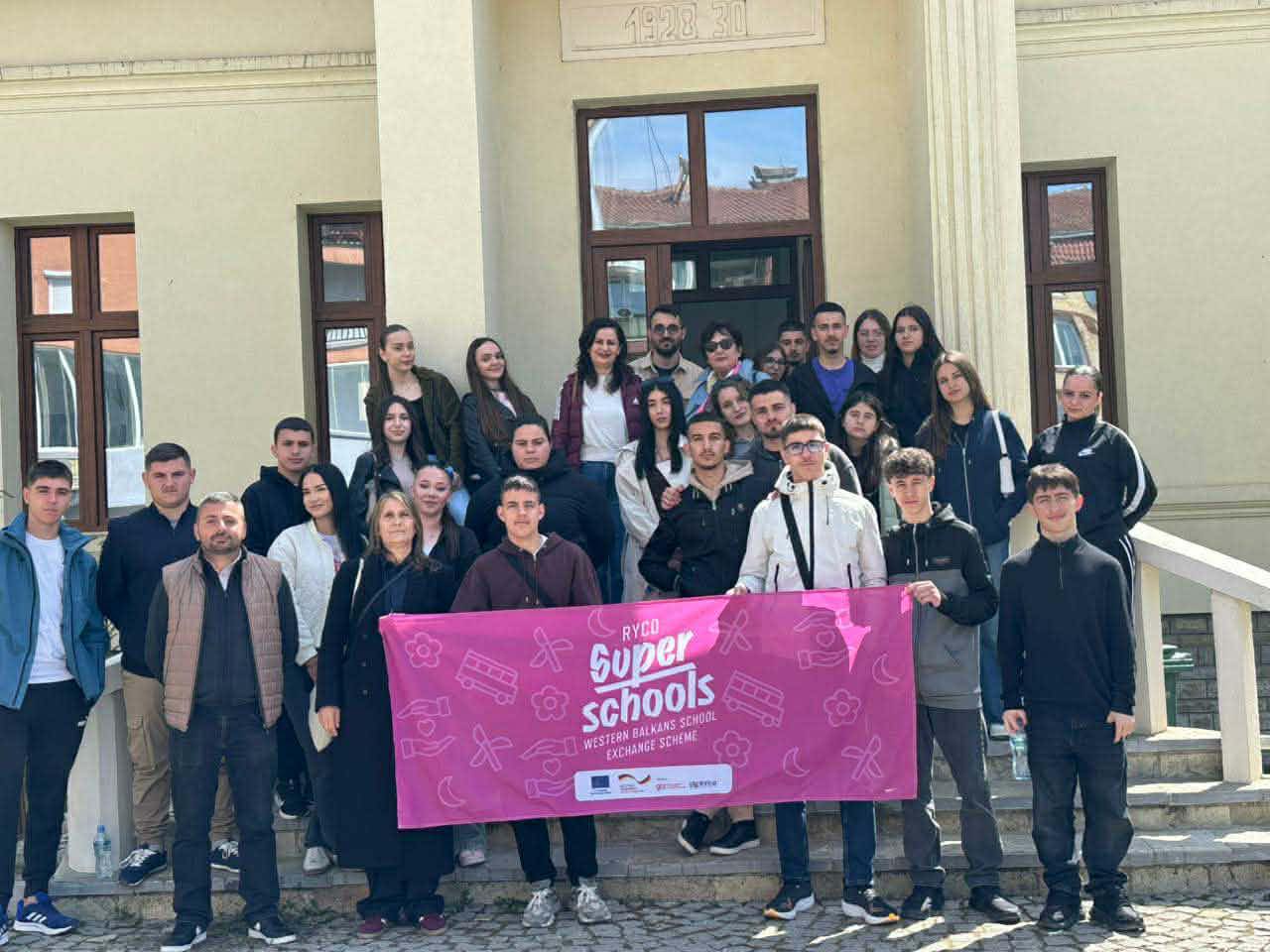 Vizitë në shkollën e Arteve