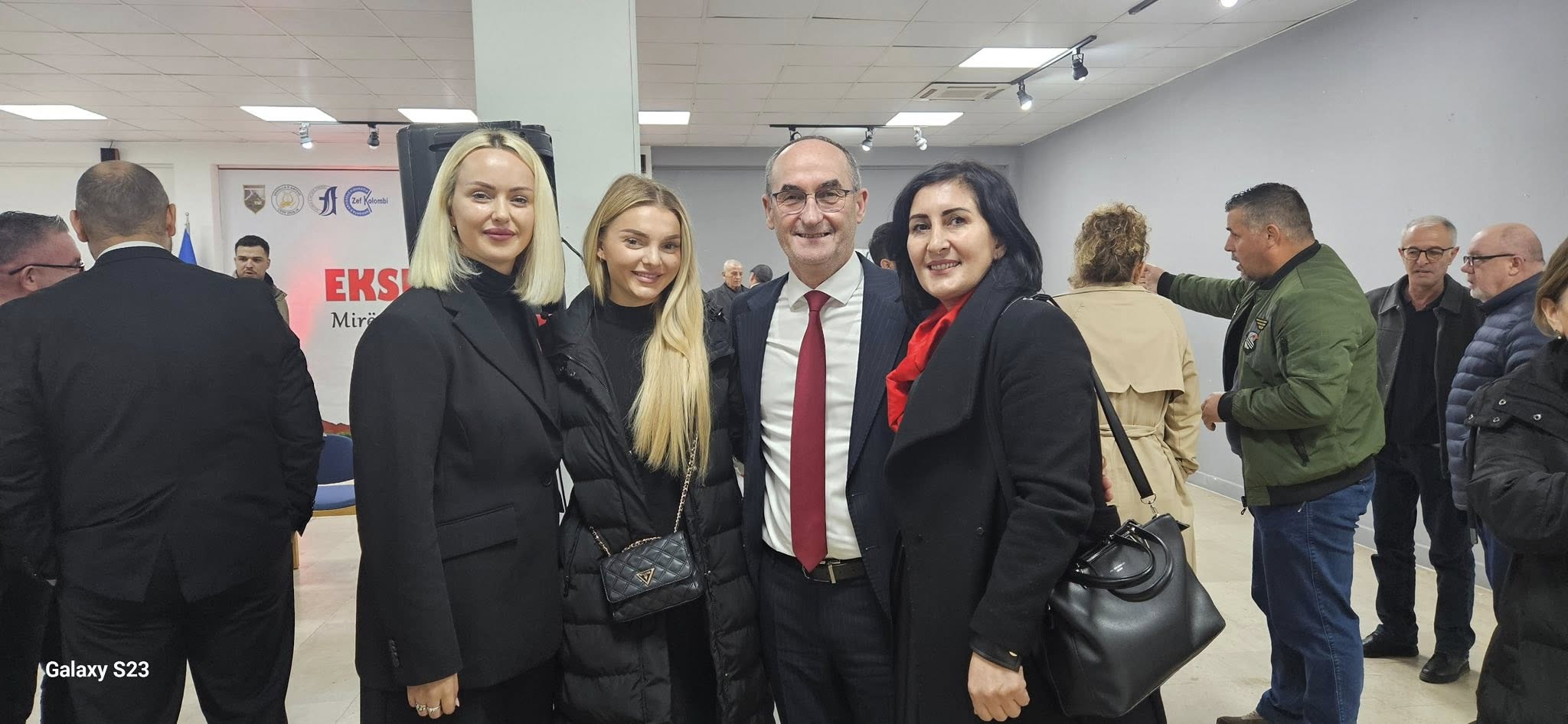 “Ekspozitë Artistike – Mirënjohje për Lirinë”