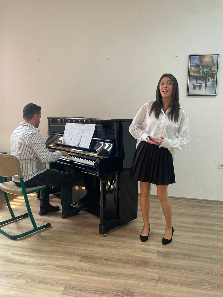Koncerti i Aktivit të Solo-Këndimit!