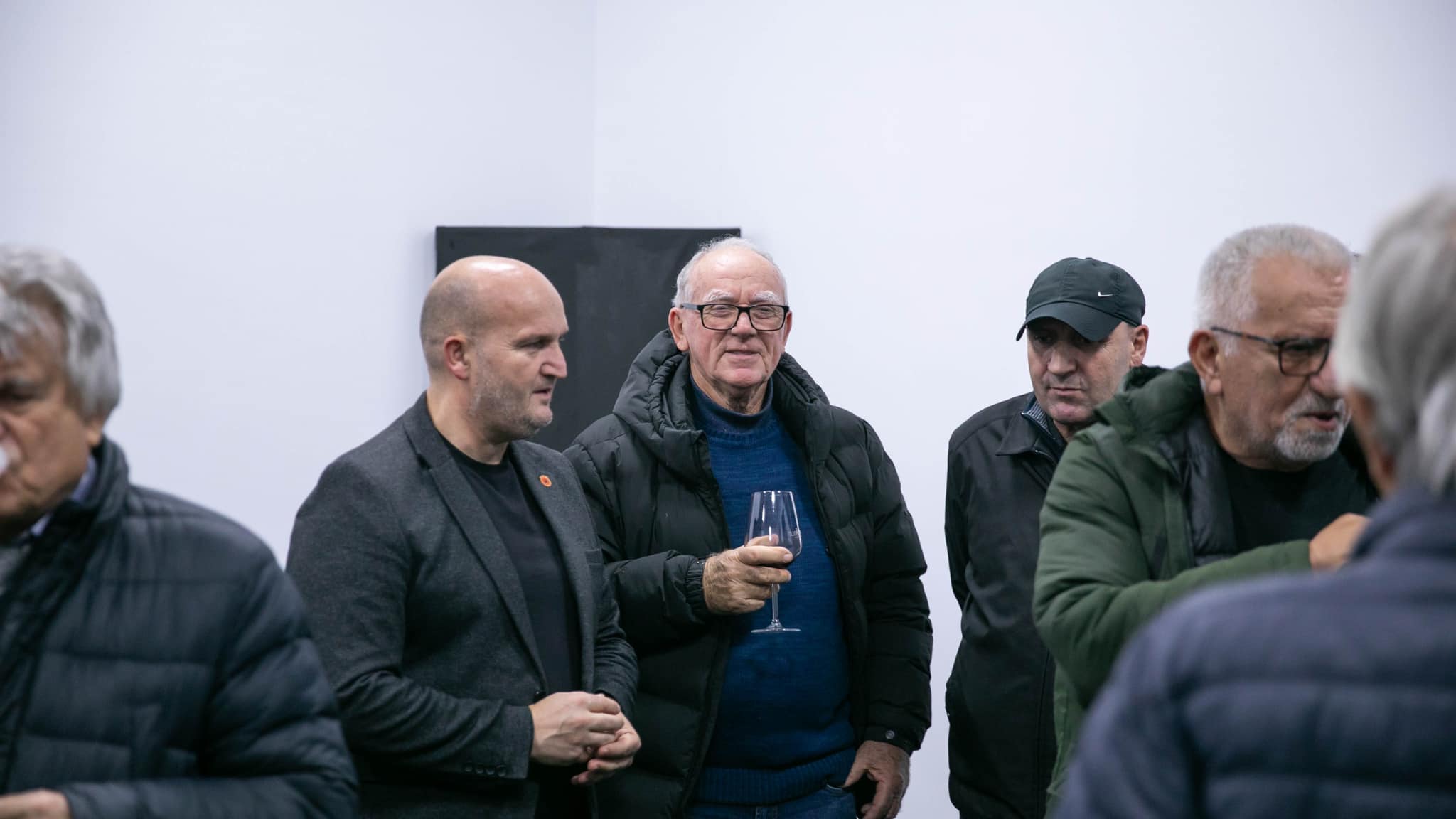 Ekspozita "Flatra te n'Grira" nga maestro Hazir Reka