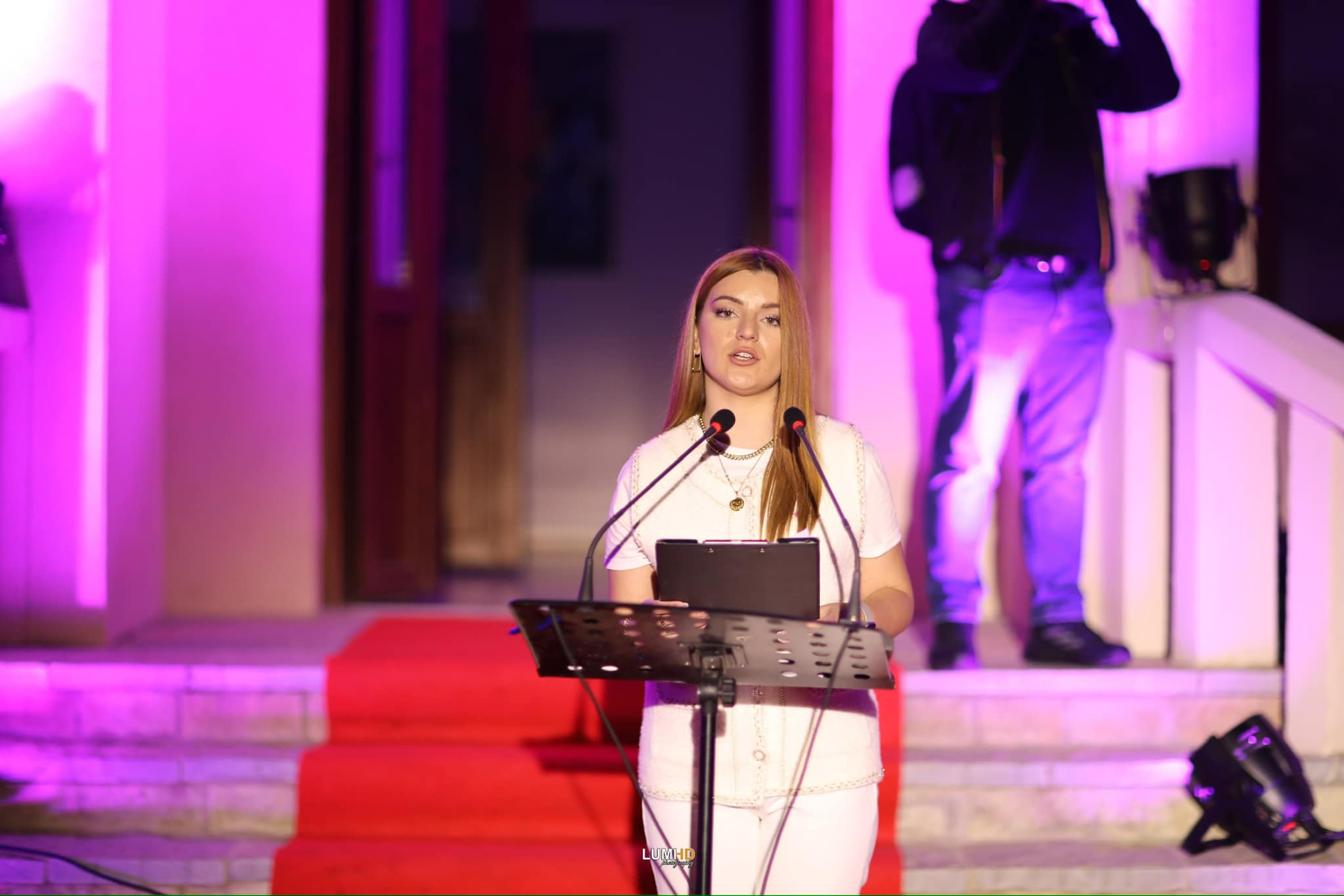 Ekspozita "Thirrëm dhe Mua"
